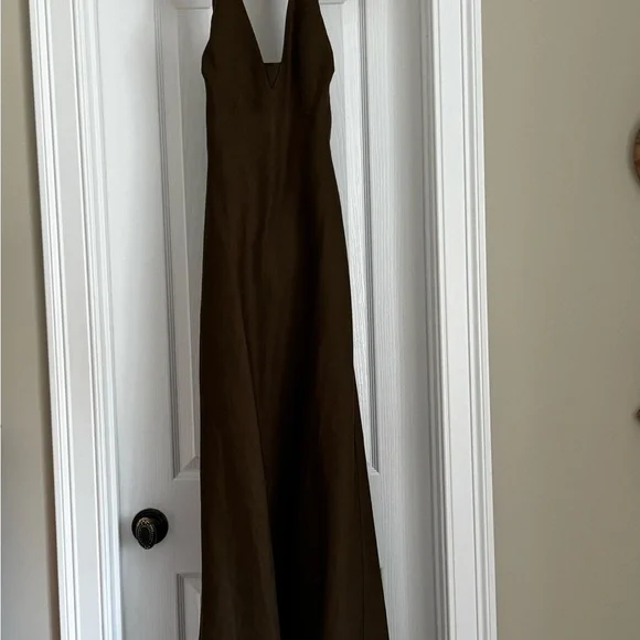 Reformation Sleek V-Neck halter Maxi Dress in Dark Olive linen - Picture 1 of 4